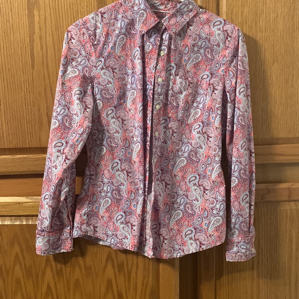 Banana republic, soft, wash, shirt, size small in a paisley pattern